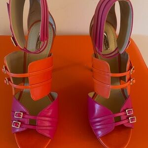 Report Signature juniper leather heels.